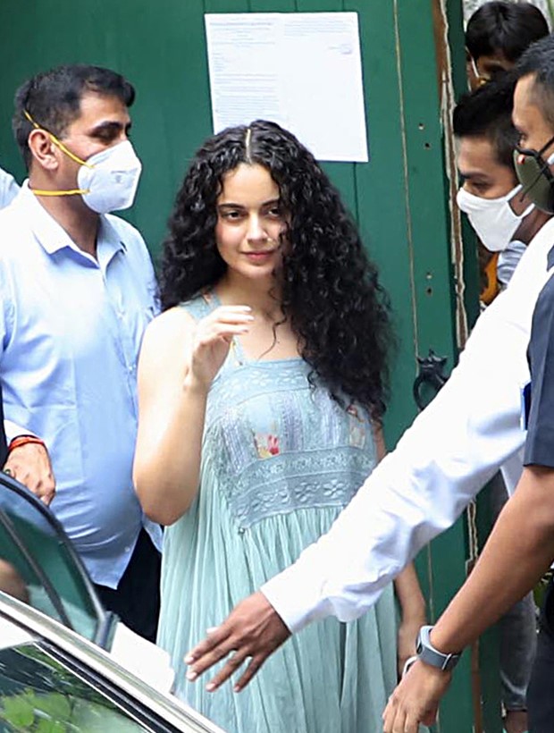 Queen of troubles: Now, Kangana jumps into farmers protest, burns her image