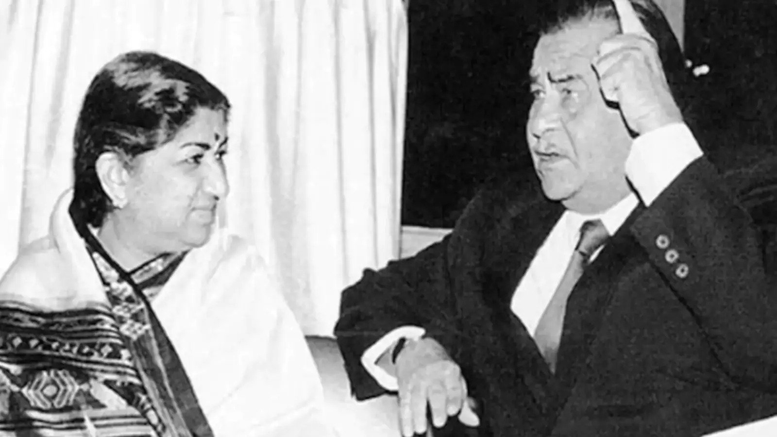 Lata Mangeshkar: India on the edge as Golden Voice of Bollywood remains in ICU