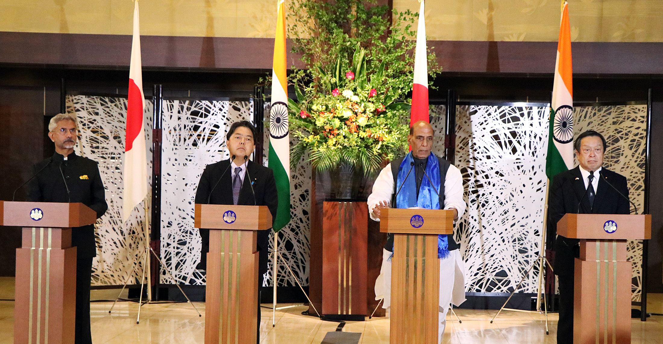 2+2 in Tokyo: With eye on China, India and Japan plan to strengthen defense ties