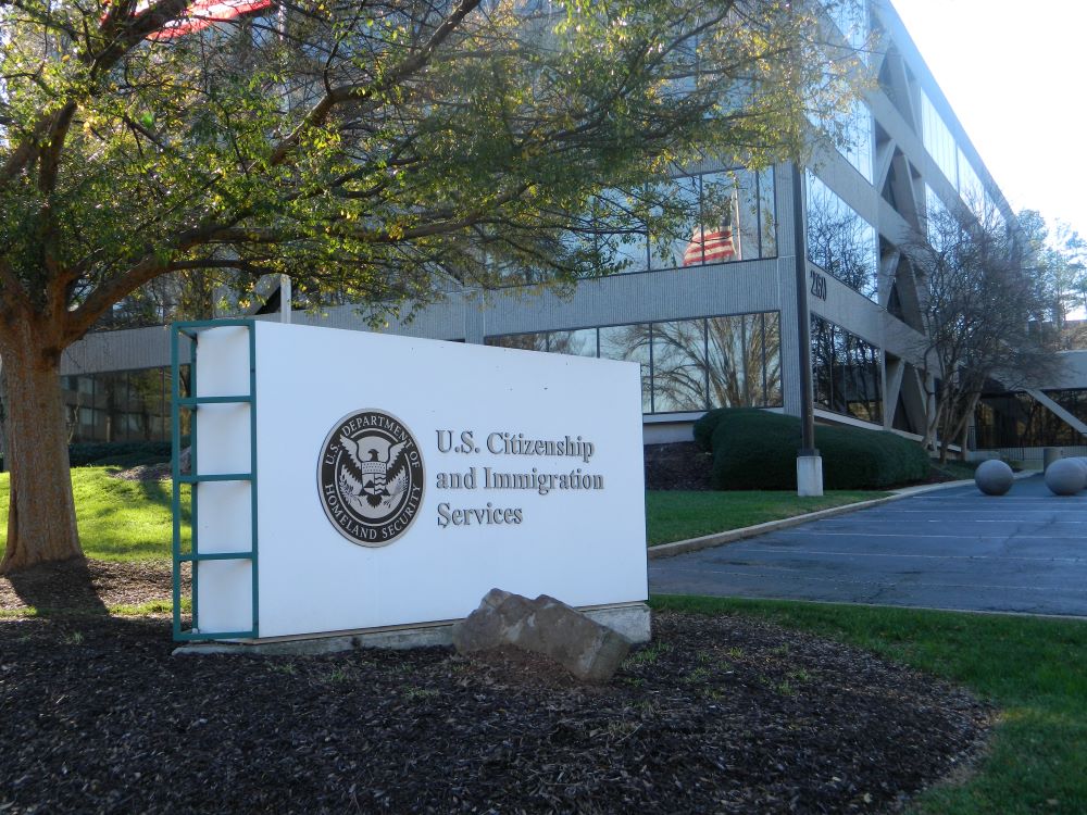 US allows applying for jobs even on temporary Visa