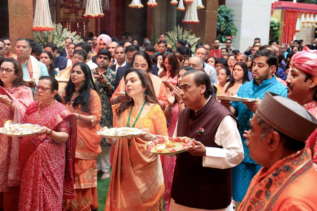 In true Mumbai-style, Bollywood’s top stars celebrate Ganesha Chaturthi