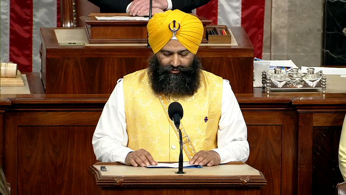Sikh granthi offers prayers to start proceedings of US House of Representatives
