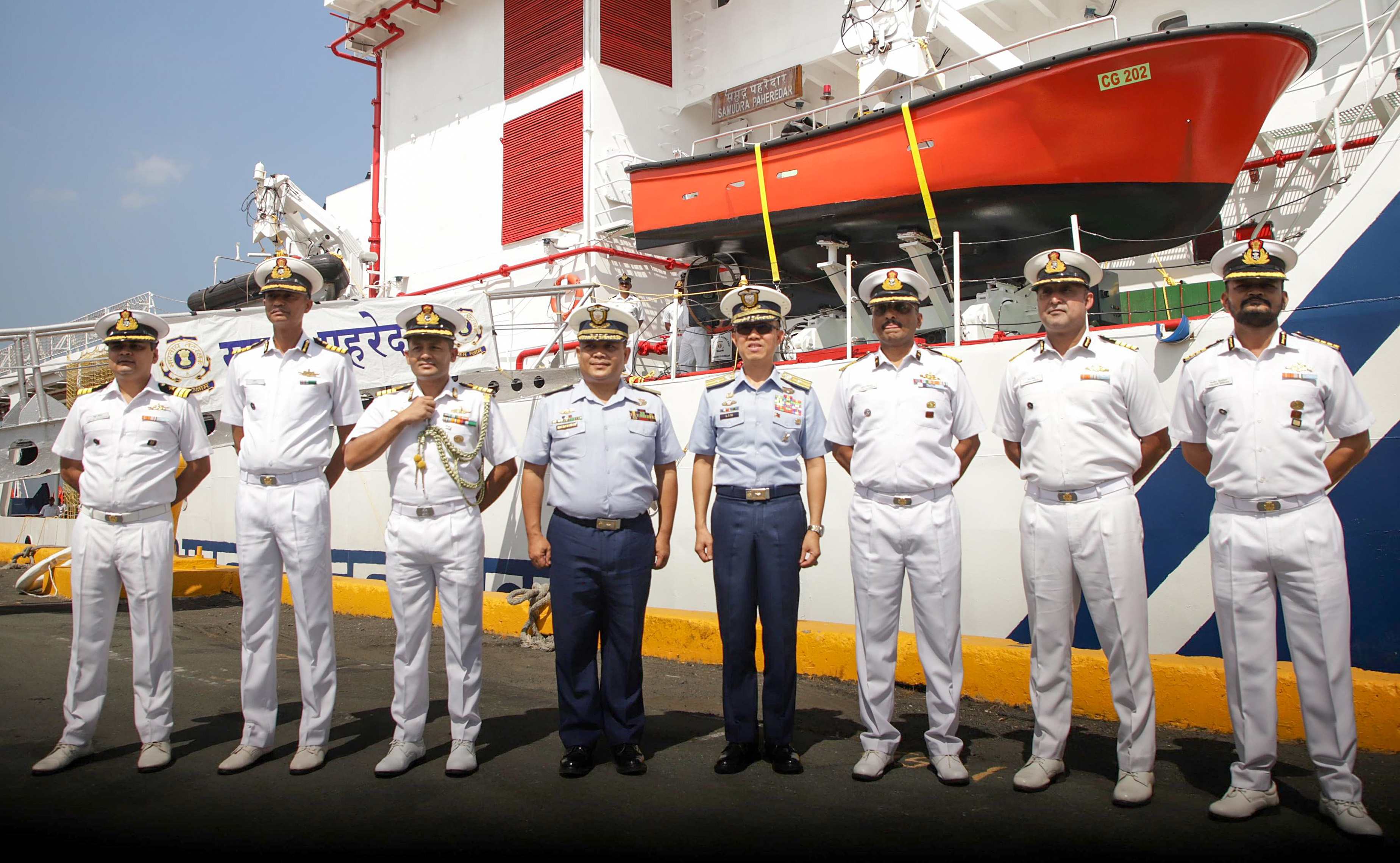 Amid rising tensions, Jaishankar goes to Manila along with Indian naval ship