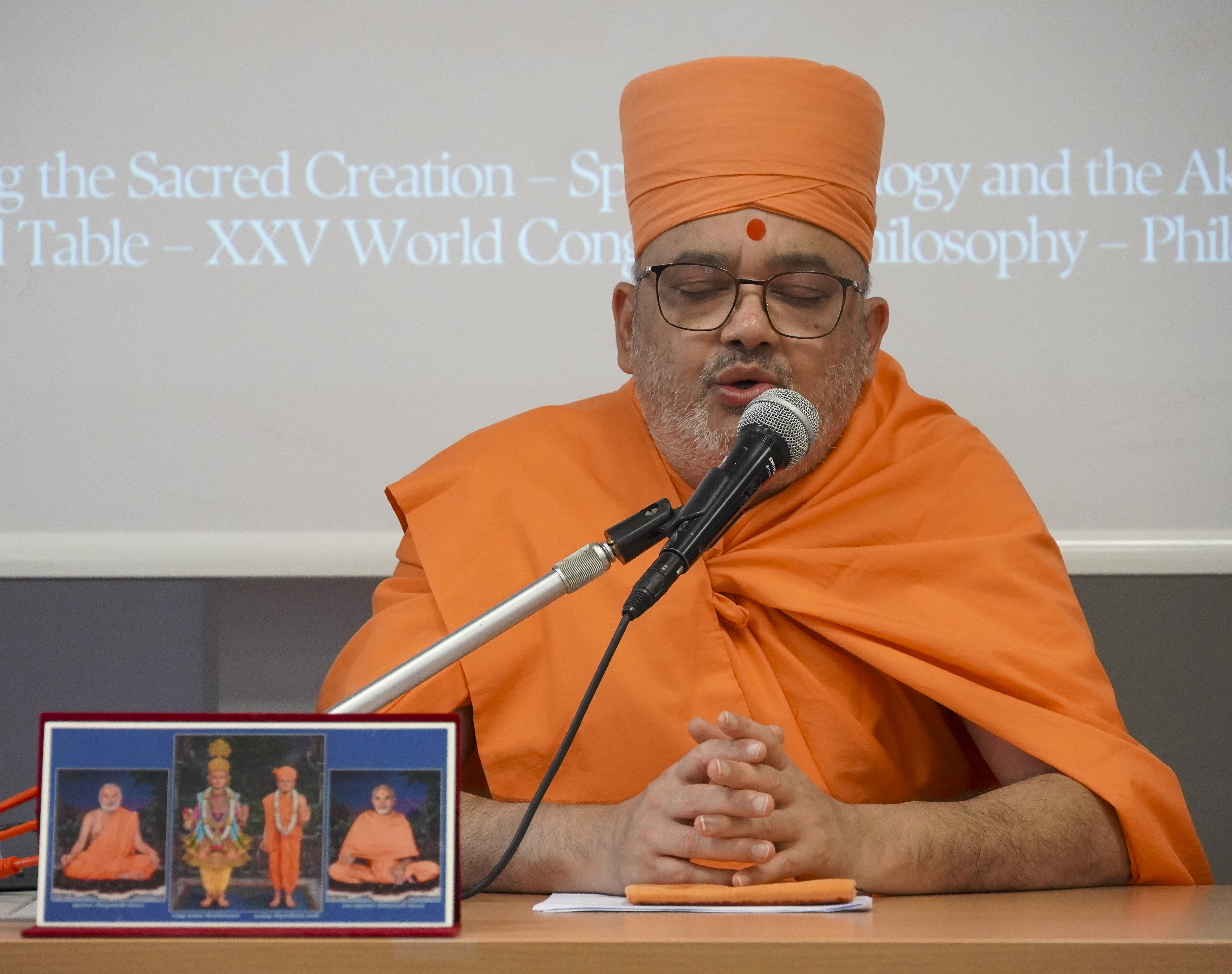 01-Akshar-Purushottam-Darshan-presented-at-the-world-Congress-of-Philosophy-in-Rome.jpg