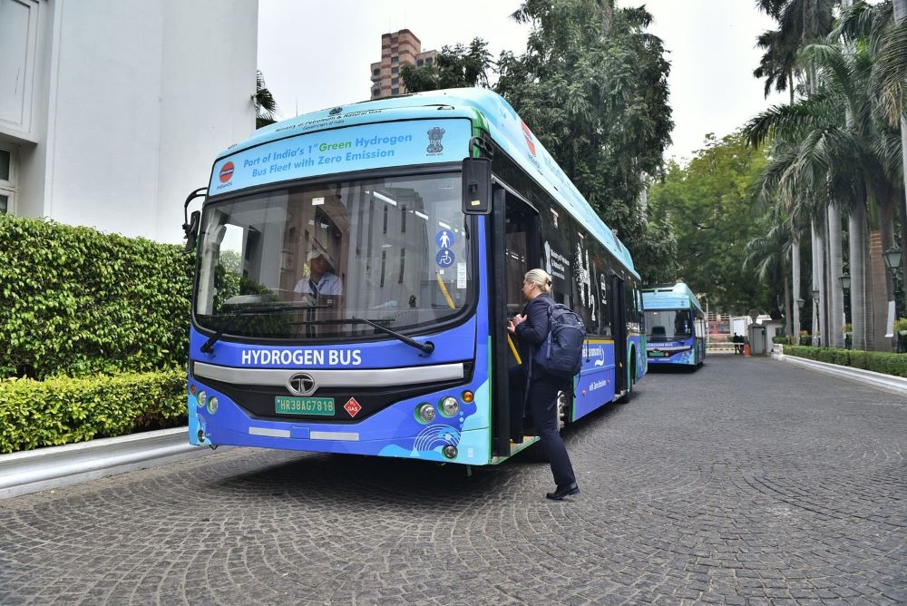 ANI-Hydrogen-Bus-2.jpg