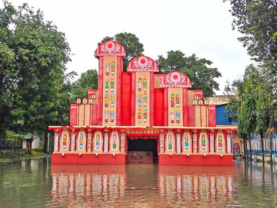 Kolkata-rains-Pandals-damage.jpg
