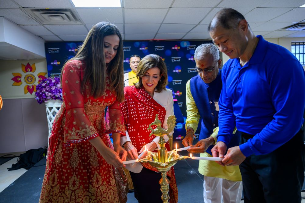 NY-Gov-Diwali-1-upl.jpg
