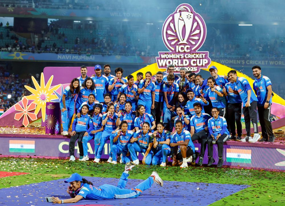 ANI-India-Women-lift-Cup-upl.jpg
