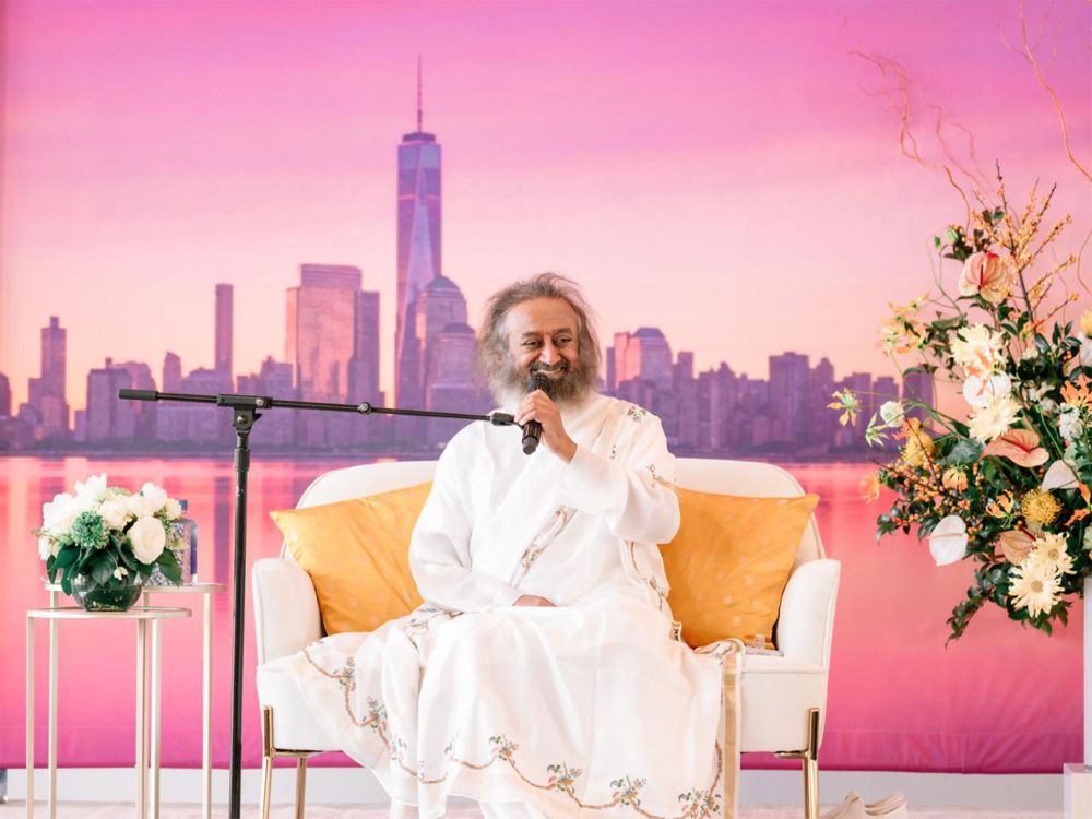 ANI-Sri-Sri-Ravi-Shankar-meditation-UN-upl.jpg