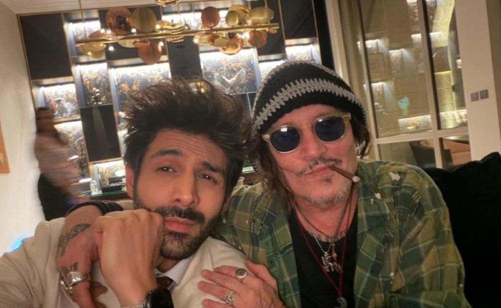 Kartik-Aaryan-Johnny-Depp-upl.jpg