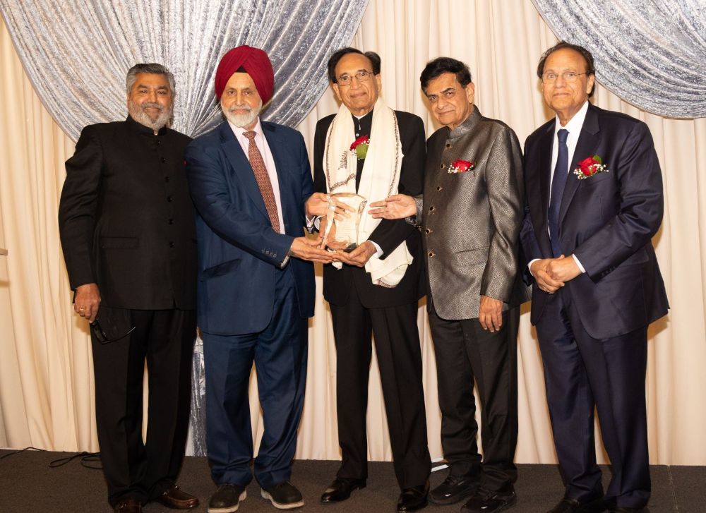 The-South-Asian-Times-Person-of-the-Year-plaque-presentation-to-Dr-Jatin-Shah-from-left-Kamlesh-Mehta-Sant-Chatwal-Dr-parikh-and-Dr.-Dattatreyudu-Nori-upl.jpg