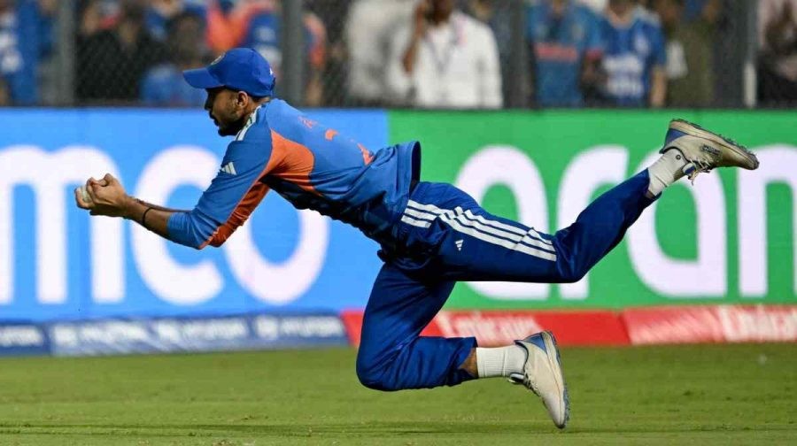 Gavaskar Lauds Axar Patel’s Super Fielding in T20 WC Semifinal