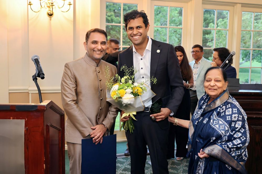 Vin-Gopal-Award-upl.jpg