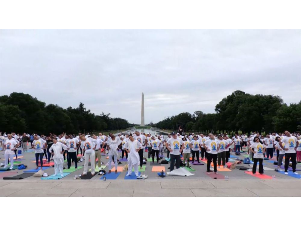 ANI-Yoga-at-Lincoln-Memorial-upl.jpg