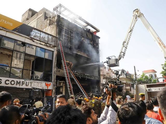 Lucknow-fire.jpg