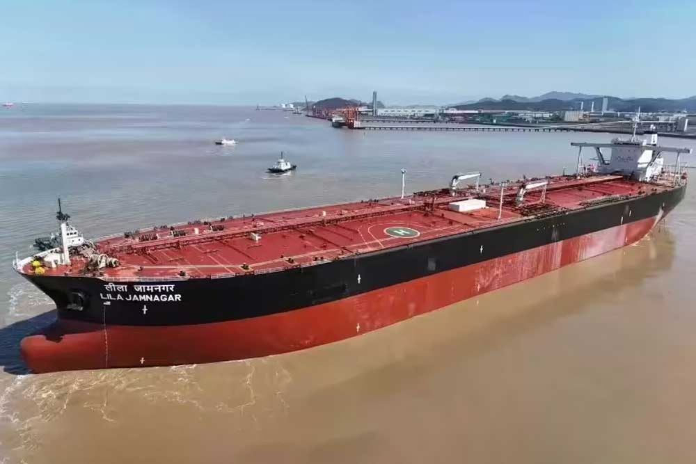 Oil-tanker-Lila-Jamnagar-upl.jpg