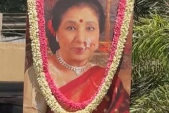 Asha-Bhonsle-cremation-upl.jpg