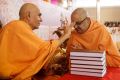 HH-Mahant-Swami-Maharaj-Blessing-Dr.-Bhadreshdas-Swami-upl.jpg