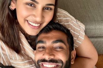 Jasprit-Bumrah-with-wife-upl.jpg