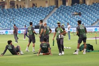 Pakistan-team-dubai.jpg